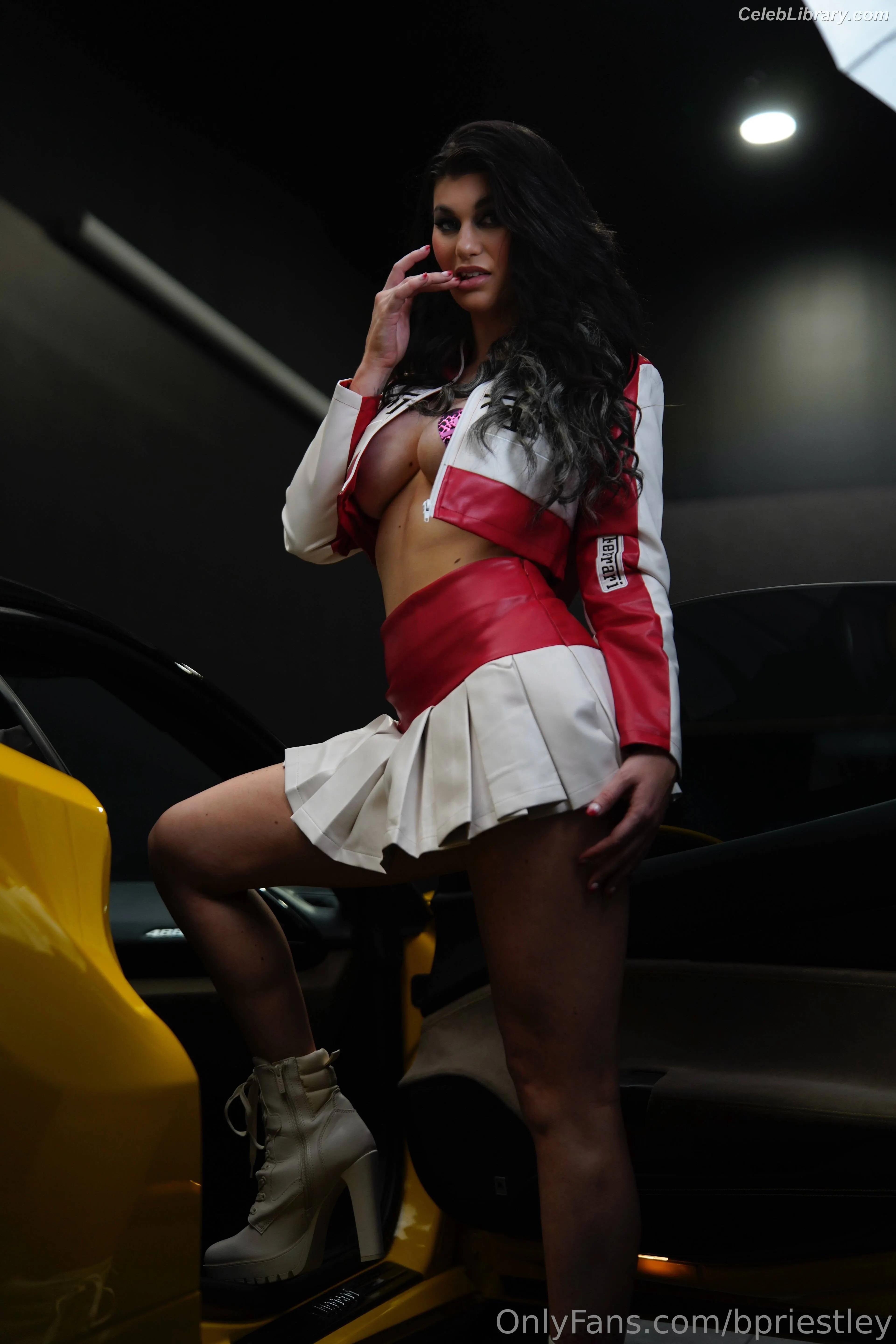 Bea Priestley photo 21 of 1039