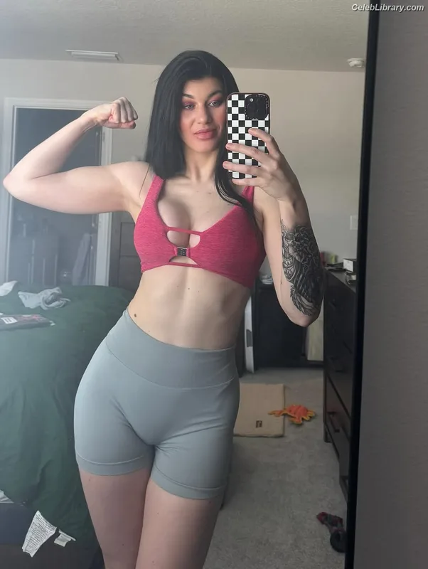Bea Priestley photo 19 of 1040