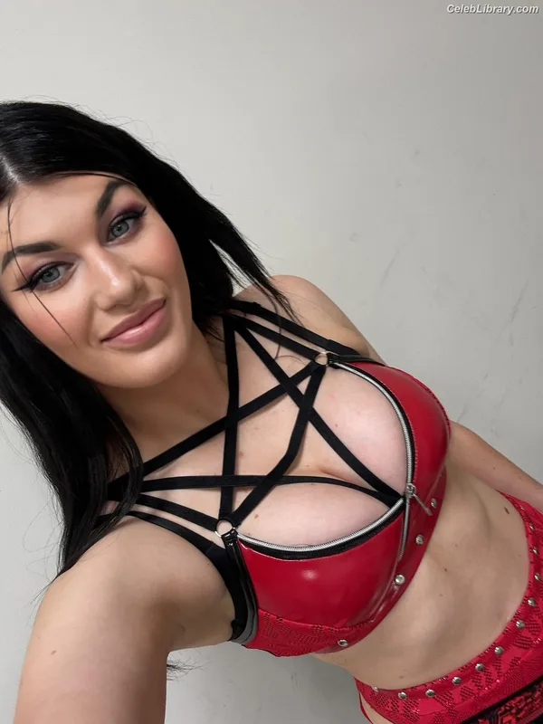 Bea Priestley photo 7 of 1040