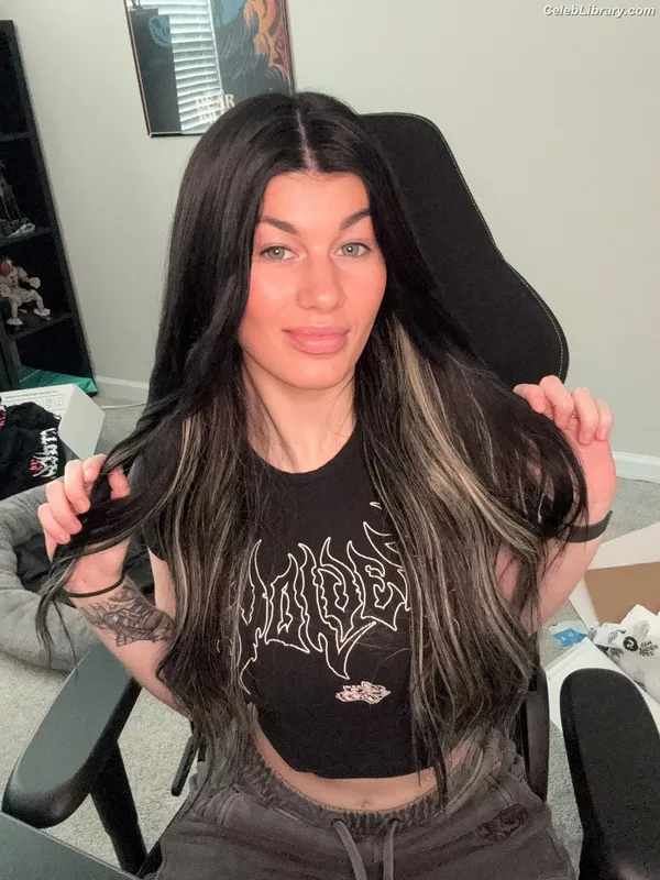 Bea Priestley photo 7 of 1040