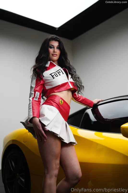 Bea Priestley photo 11 of 1040