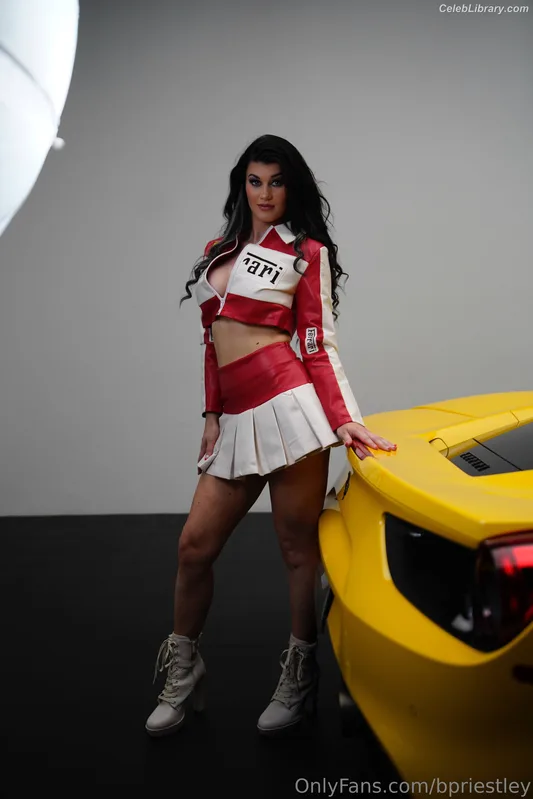 Bea Priestley photo 18 of 1040