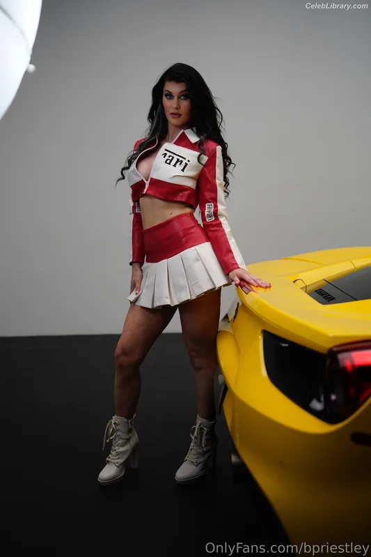 Bea Priestley photo 1 of 1040