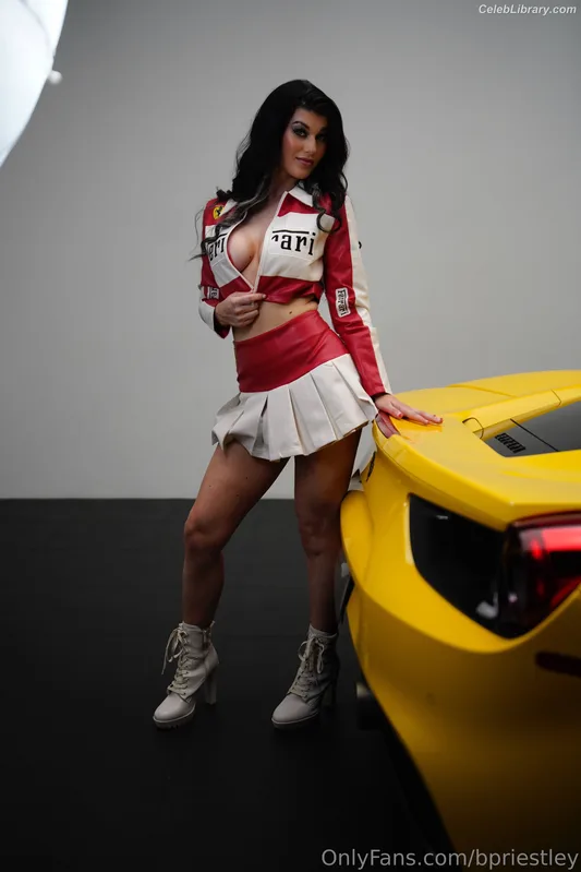 Bea Priestley photo 4 of 1040