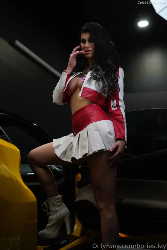 Bea Priestley photo 21 of 1040