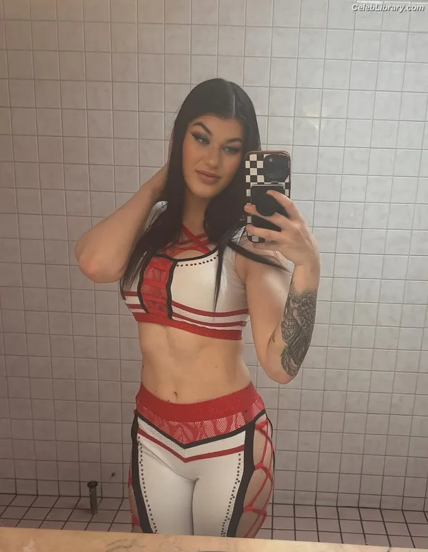 Bea Priestley photo 18 of 1040