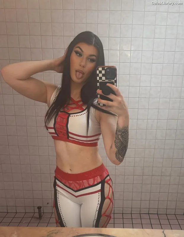 Bea Priestley photo 19 of 1040