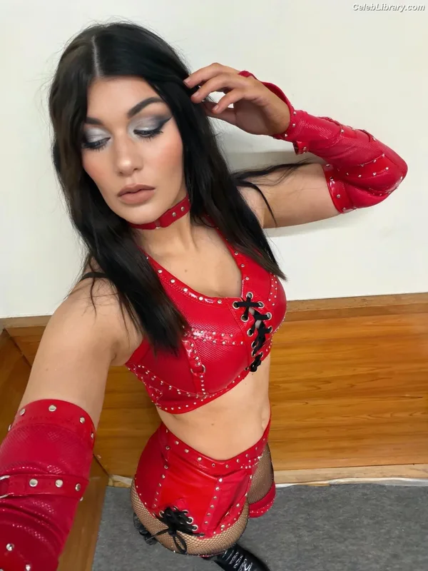Bea Priestley photo 21 of 1040
