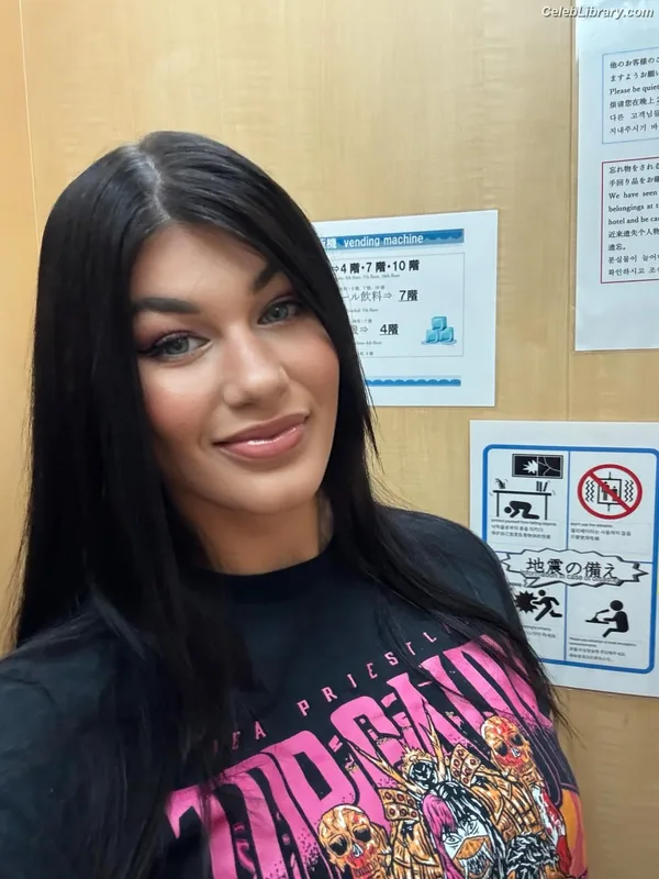 Bea Priestley photo 1 of 1040