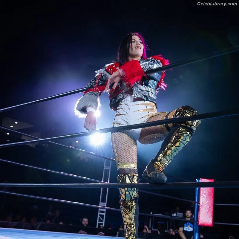Bea Priestley photo 3 of 1040