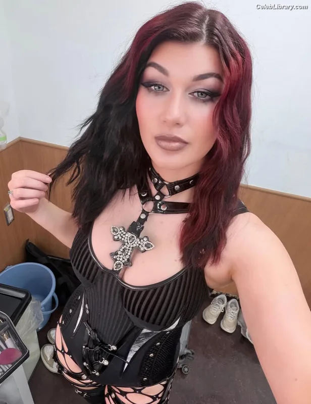 Bea Priestley photo 19 of 1040