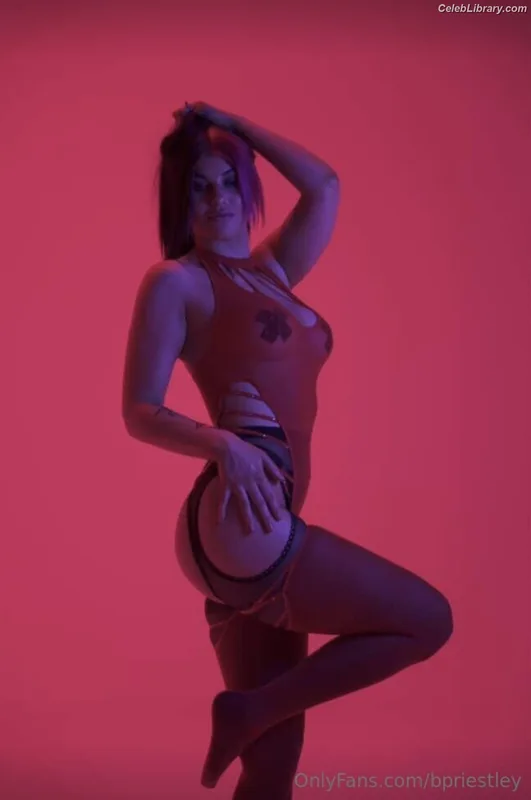 Bea Priestley photo 7 of 1040
