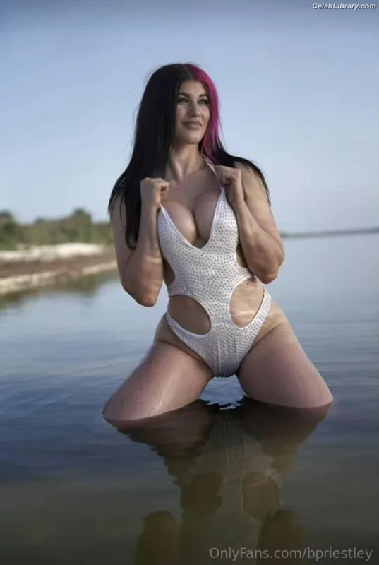 Bea Priestley photo 13 of 1040