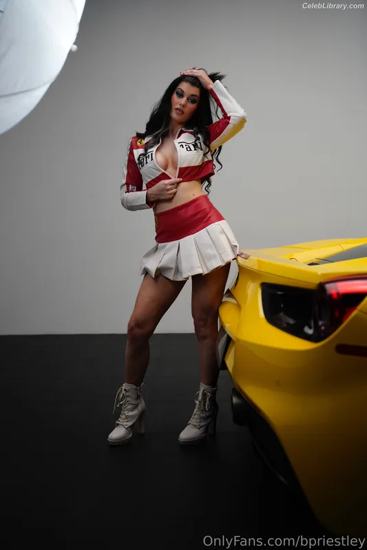 Bea Priestley photo 16 of 1040