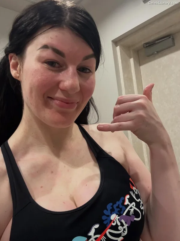 Bea Priestley photo 2 of 1040