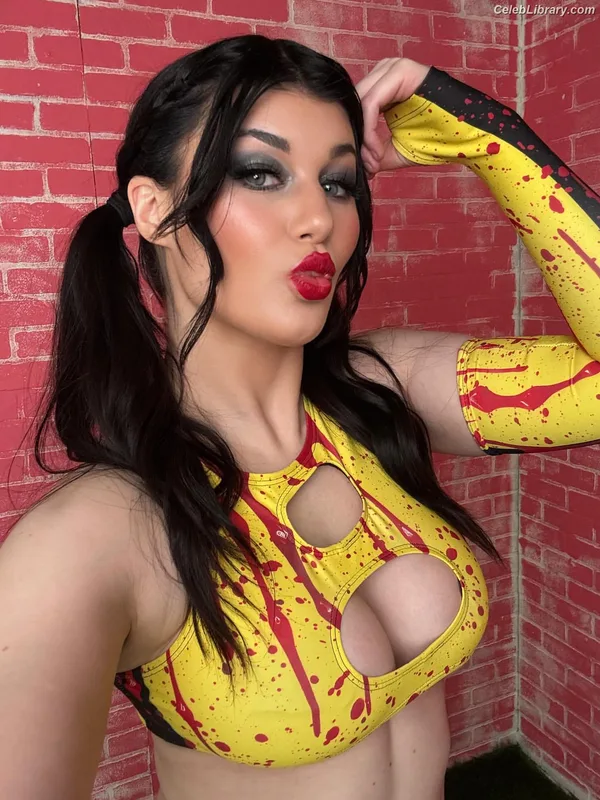 Bea Priestley photo 16 of 1040