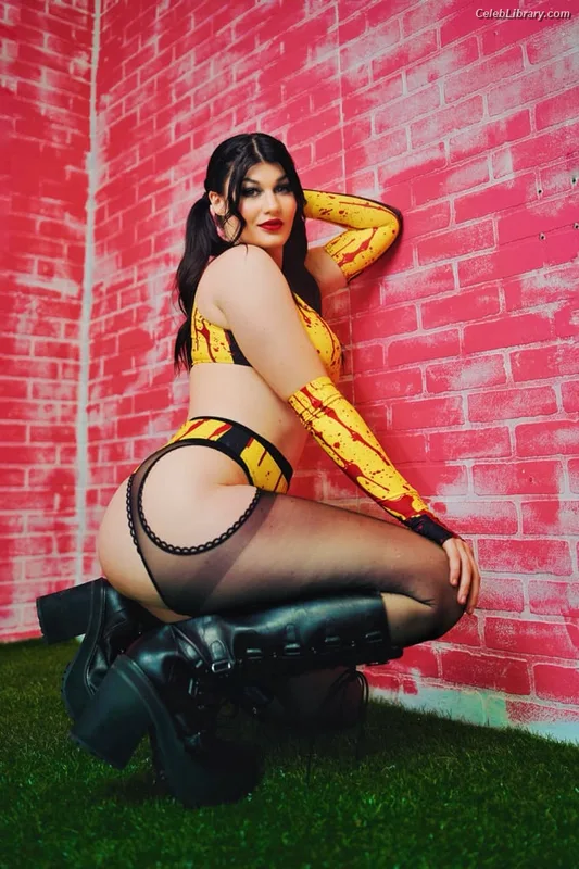 Bea Priestley photo 14 of 1040
