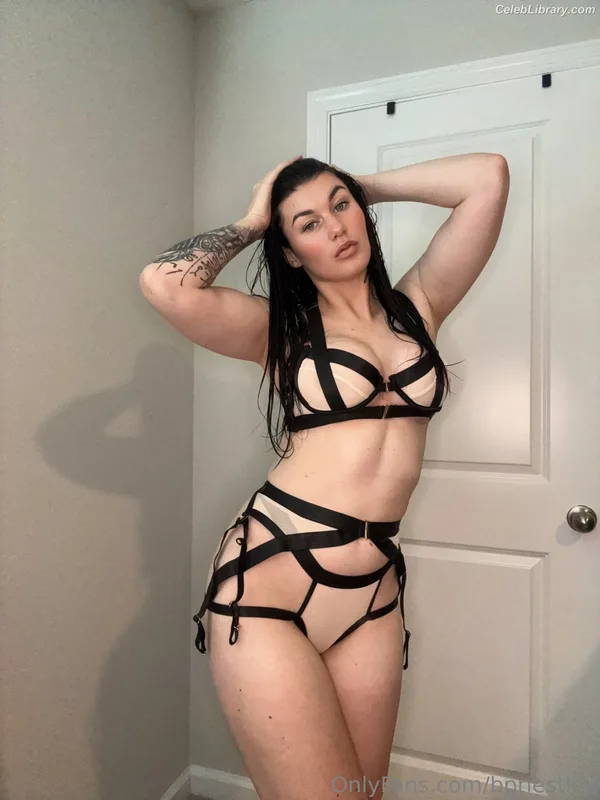 Bea Priestley photo 15 of 1040