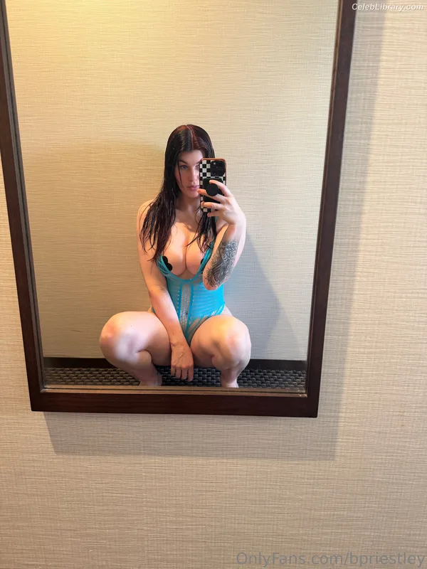 Bea Priestley photo 8 of 1040