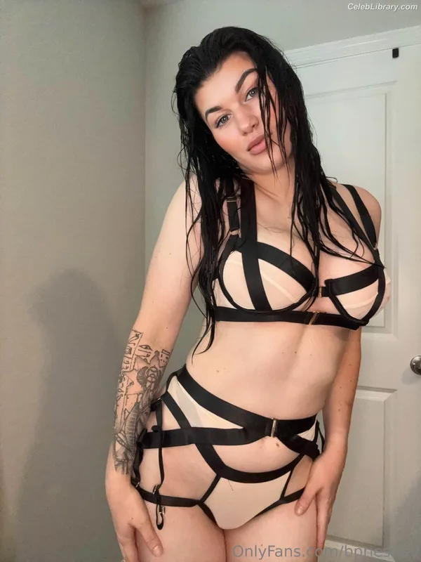 Bea Priestley photo 10 of 1040