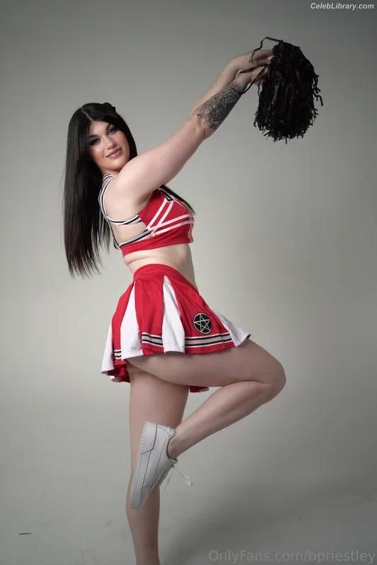 Bea Priestley photo 22 of 1040