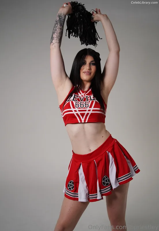Bea Priestley photo 23 of 1040