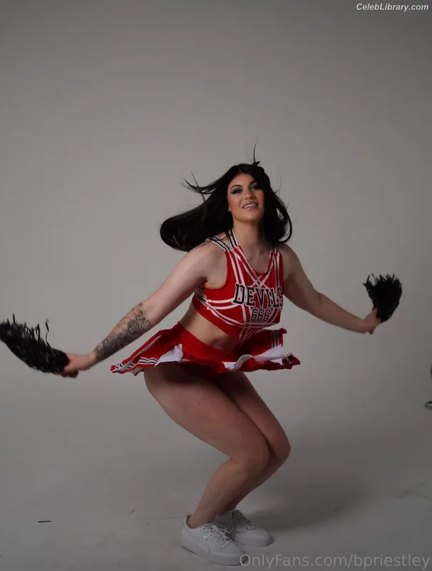 Bea Priestley photo 1 of 1040