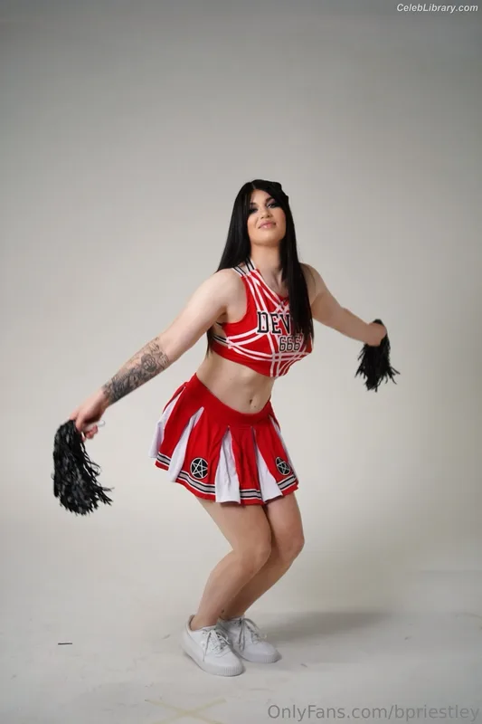 Bea Priestley photo 2 of 1040