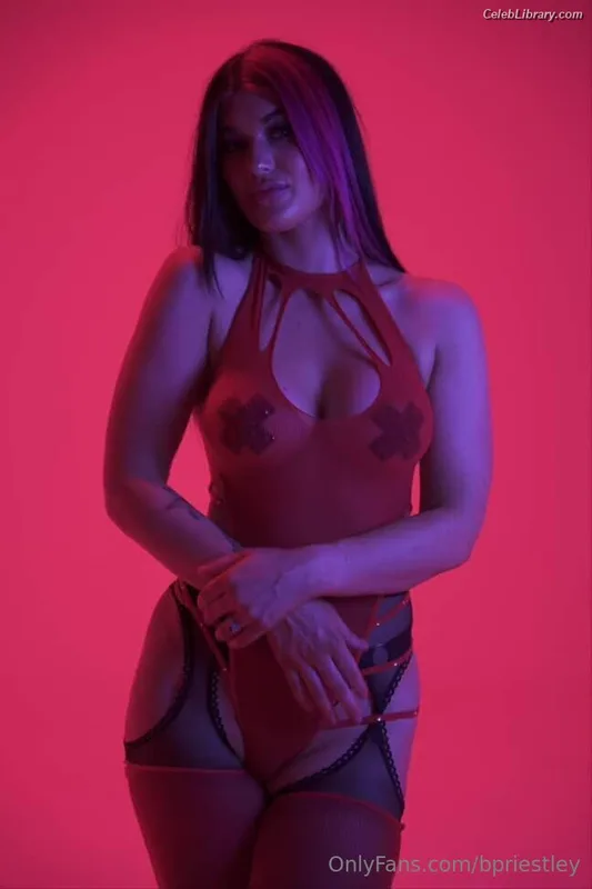 Bea Priestley photo 18 of 1040