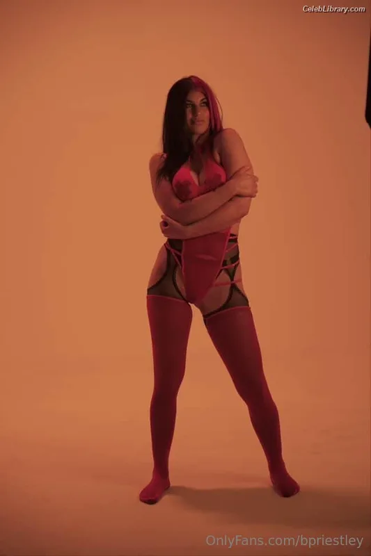 Bea Priestley photo 20 of 1040