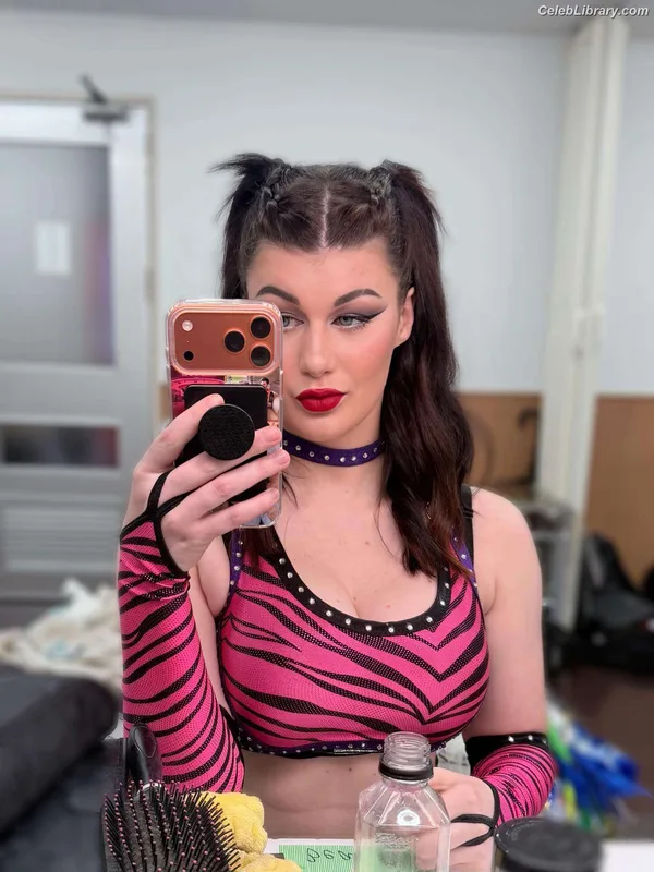Bea Priestley photo 2 of 1040
