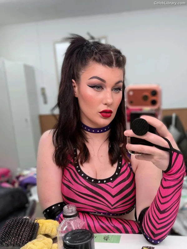 Bea Priestley photo 3 of 1040