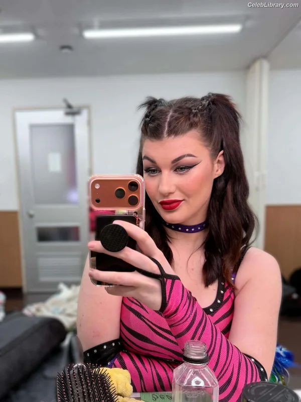 Bea Priestley photo 4 of 1040