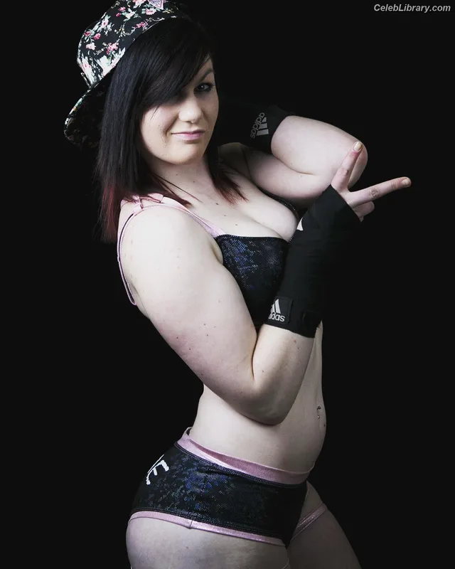 Bea Priestley photo 5 of 1040