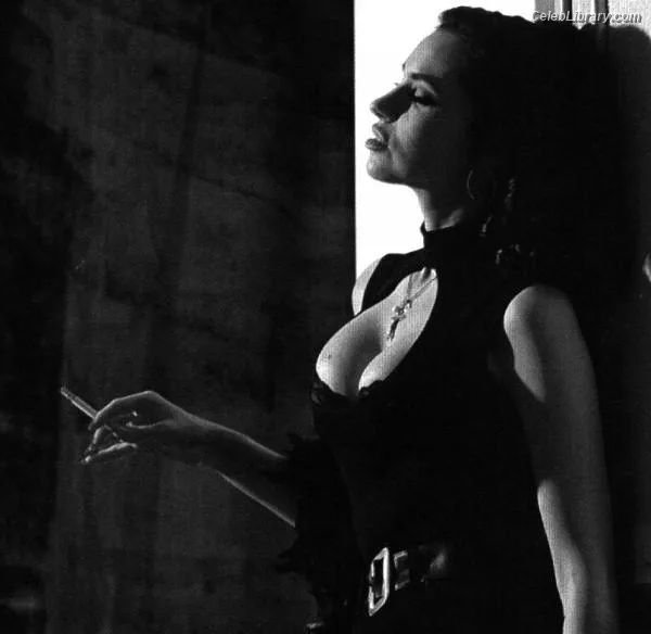 Béatrice Dalle photo 8 of 68
