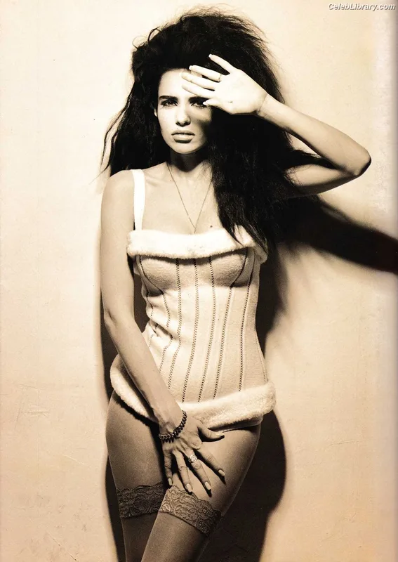 Béatrice Dalle photo 7 of 68