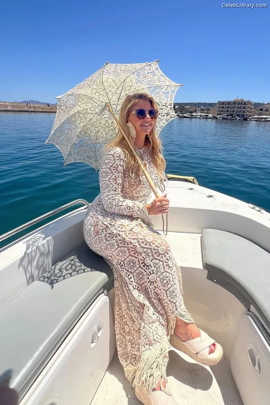 Beatrice Egli photo 7 of 107