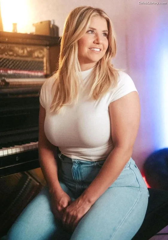 Beatrice Egli photo 20 of 107