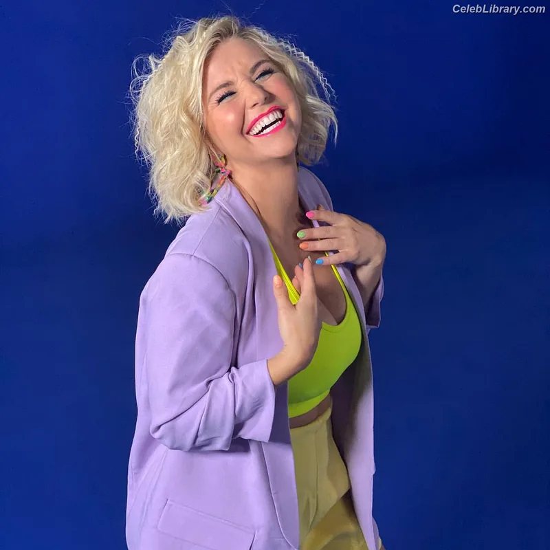 Beatrice Egli photo 10 of 107