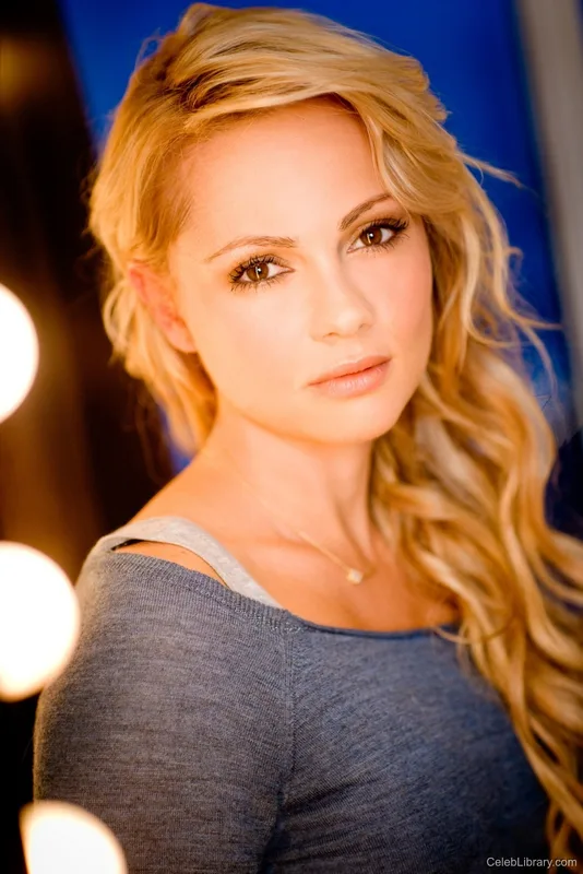 Beatrice Rosen photo 1 of 178