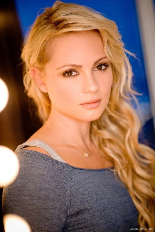 Beatrice Rosen photo 22 of 178