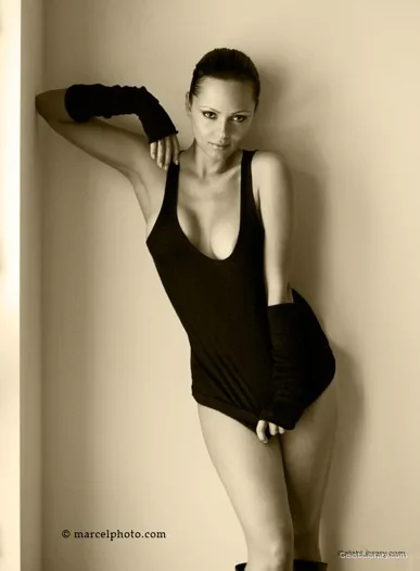 Beatrice Rosen photo 3 of 178