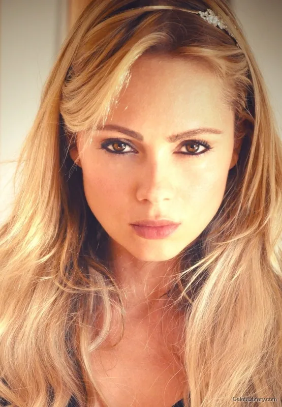 Beatrice Rosen photo 7 of 178