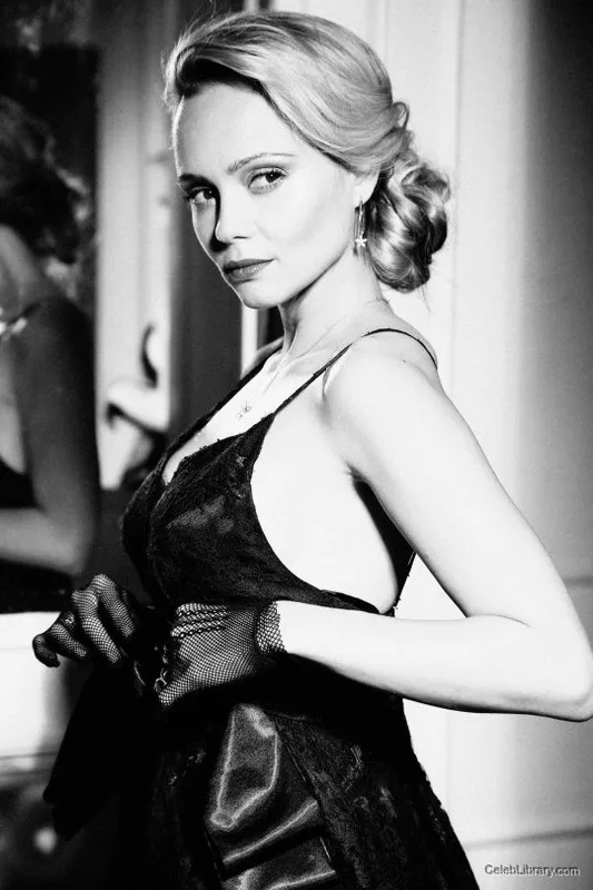 Beatrice Rosen photo 8 of 178