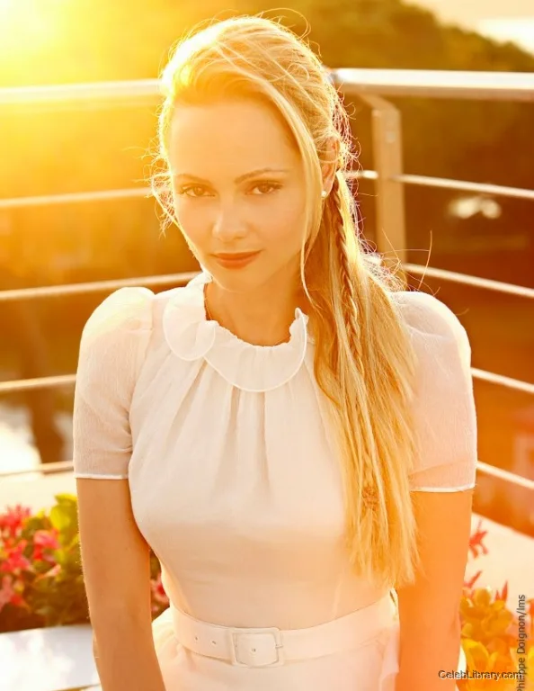 Beatrice Rosen photo 13 of 178