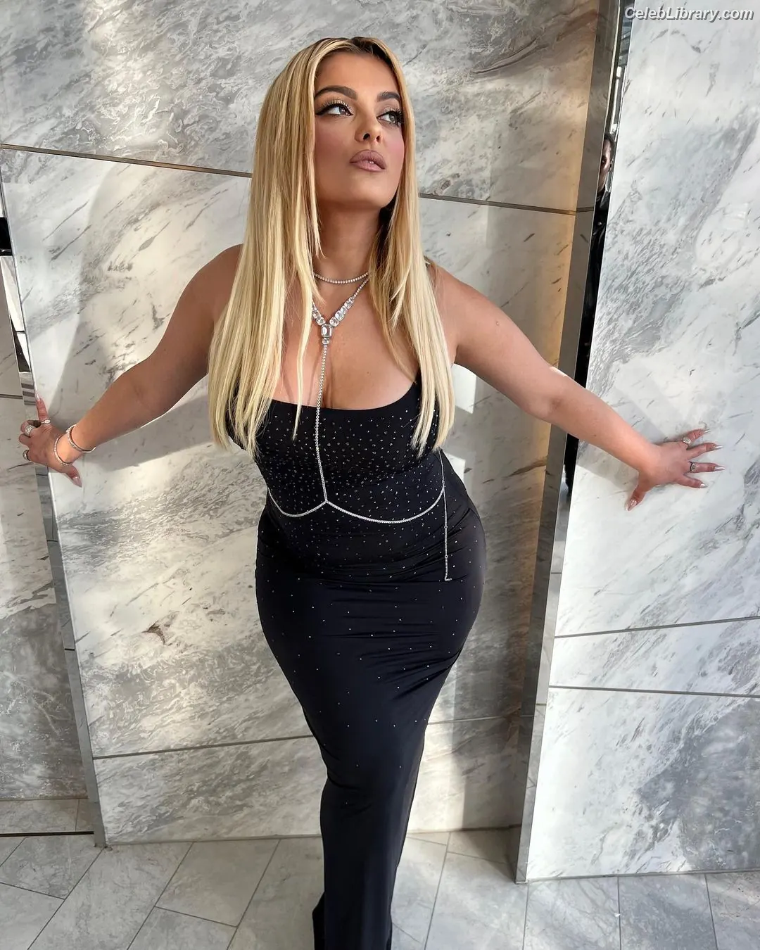 Bebe Rexha photo 2 of 403