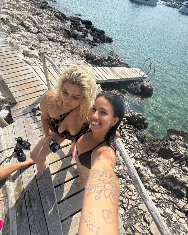 Bebe Rexha photo 11 of 404