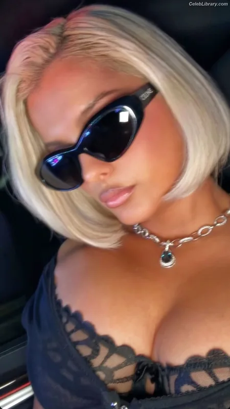 Bebe Rexha photo 10 of 404
