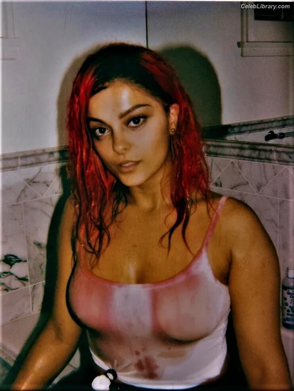 Bebe Rexha photo 16 of 404