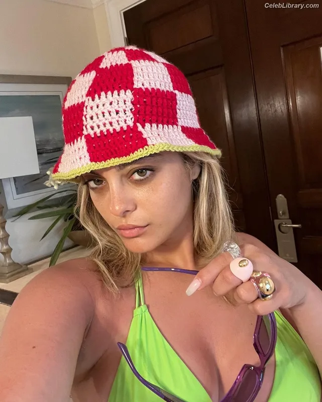 Bebe Rexha photo 2 of 404